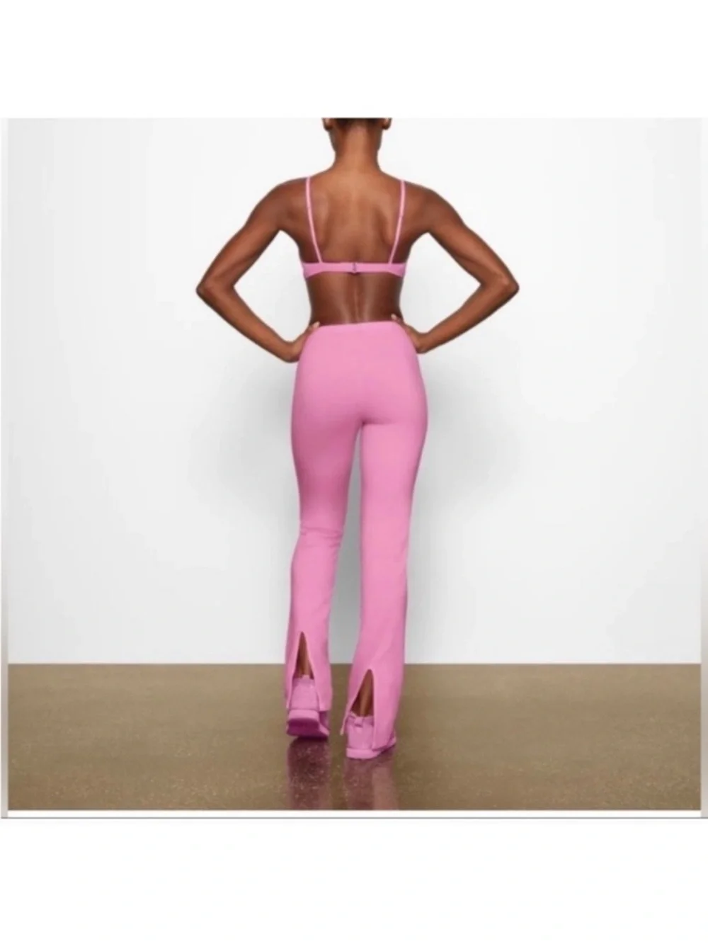 SKIMS Outdoor Matching Set - Bubblegum